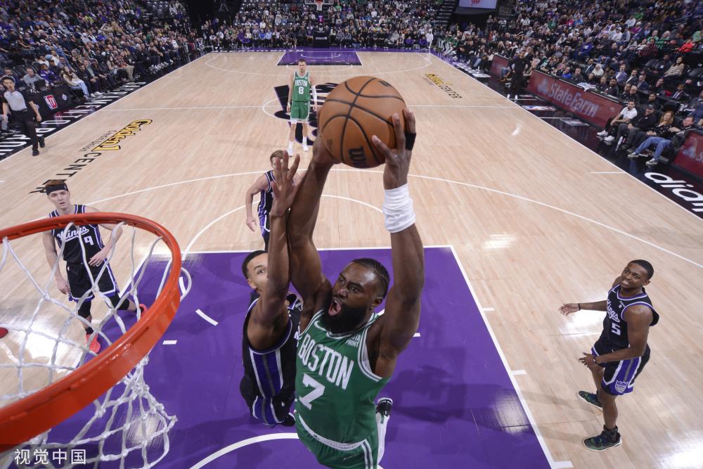 更是两人未 更是两人未